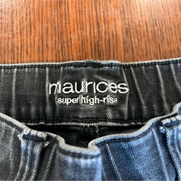 m jeans by maurices™ Black Cool Comfort Pull On Super High Rise Ripped Jegging S - Picture 6 of 10